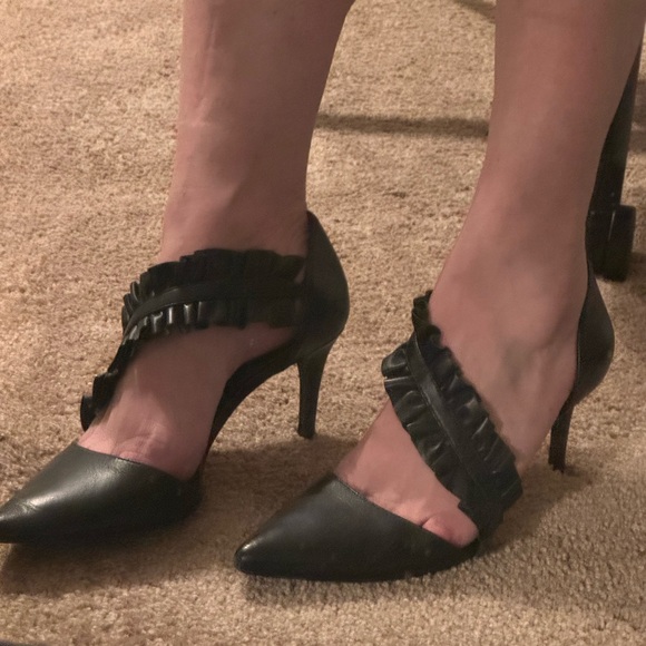 Michael Kors Shoes - EUC Michael Kors pumps